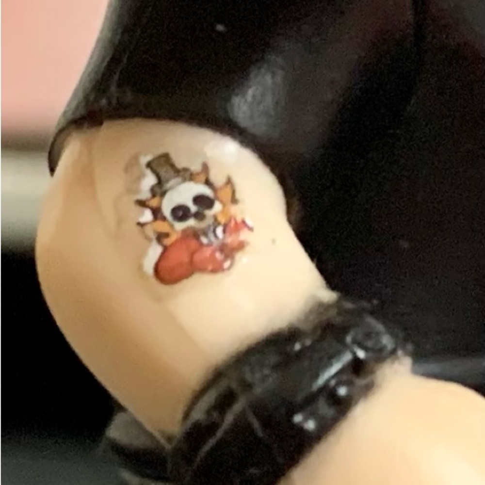 Hot Topic Guy Funko Pop - Picture 5 of 8